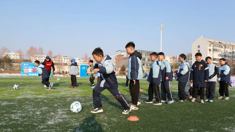 传控打法与防守反击战术分别适合什么球队